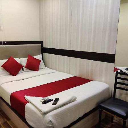 Hotel Happyland Мумбаї Екстер'єр фото