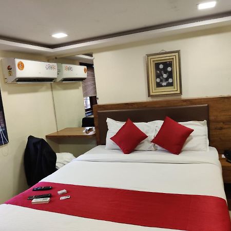 Hotel Happyland Мумбаї Екстер'єр фото