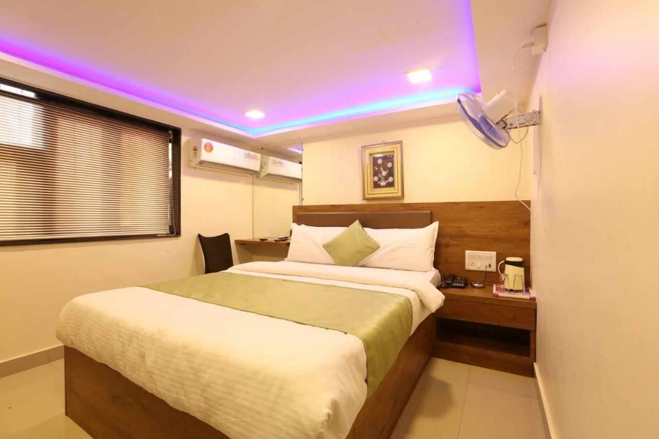 Hotel Happyland Мумбаї Екстер'єр фото