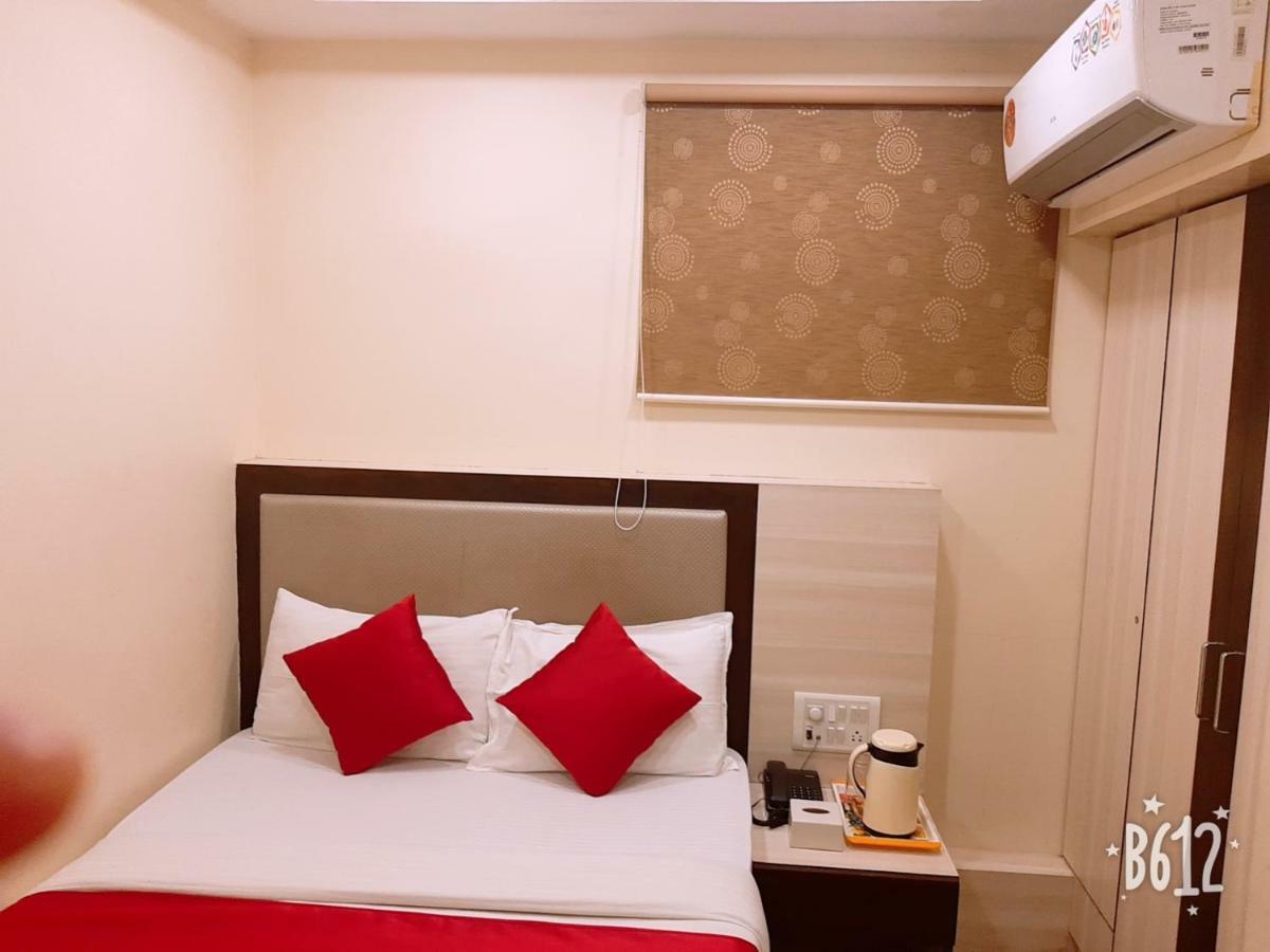 Hotel Happyland Мумбаї Екстер'єр фото