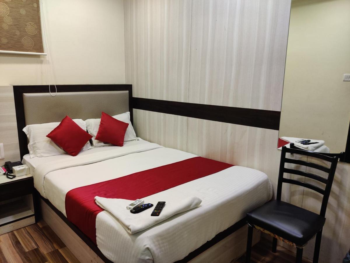 Hotel Happyland Мумбаї Екстер'єр фото