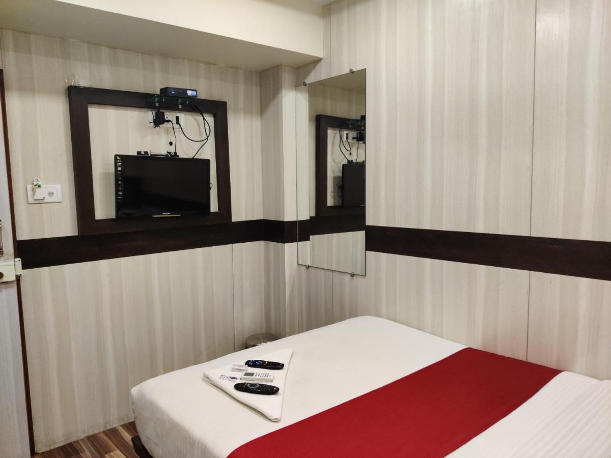 Hotel Happyland Мумбаї Екстер'єр фото
