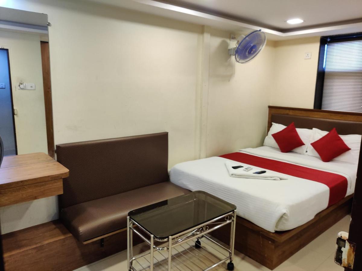 Hotel Happyland Мумбаї Екстер'єр фото