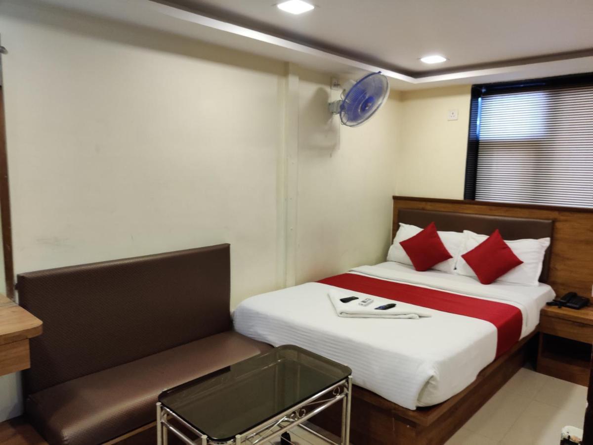 Hotel Happyland Мумбаї Екстер'єр фото