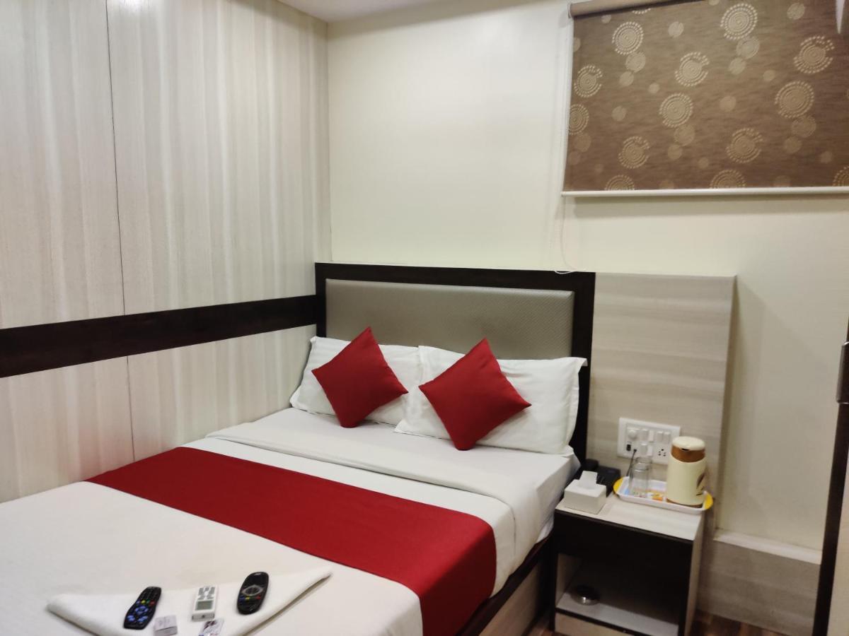 Hotel Happyland Мумбаї Екстер'єр фото
