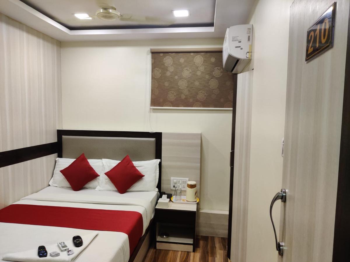 Hotel Happyland Мумбаї Екстер'єр фото