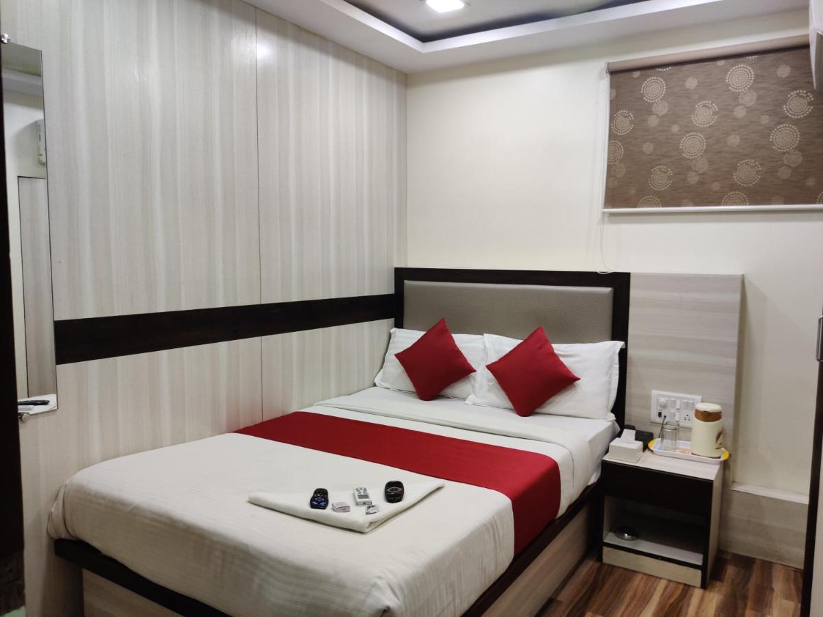 Hotel Happyland Мумбаї Екстер'єр фото